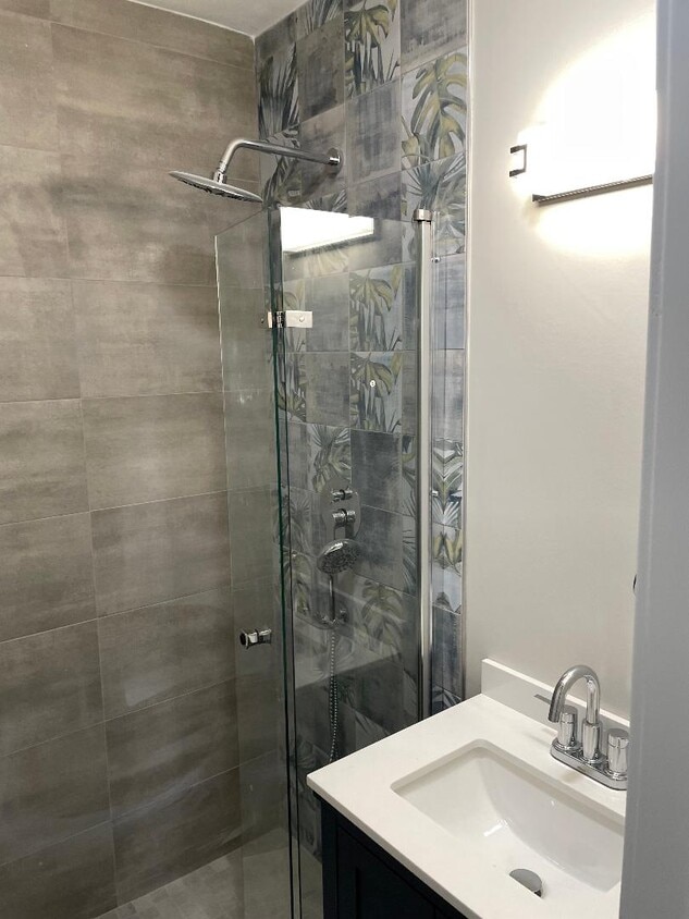 Photo - 3760 NW 13th Pl (Miami, FL)