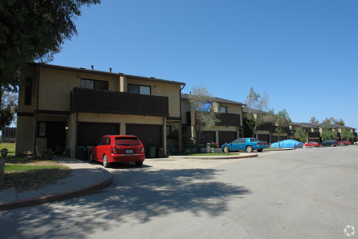 Primary Photo - 11199-11229 Benson Rd