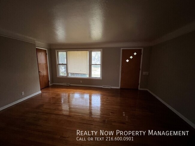 Foto del edificio - 895 E 237th St