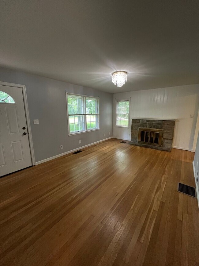 Foto del edificio - Charming 3-Bedroom Home in Reynoldsburg – ...