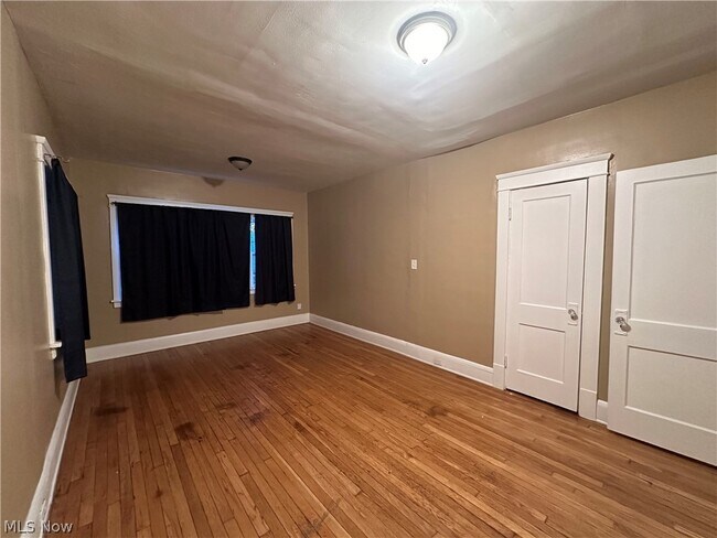 Building Photo - 2797 Avondale Ave