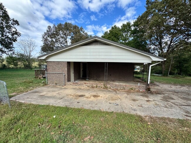 Foto del edificio - (Currently working on the property) 3/2 in...