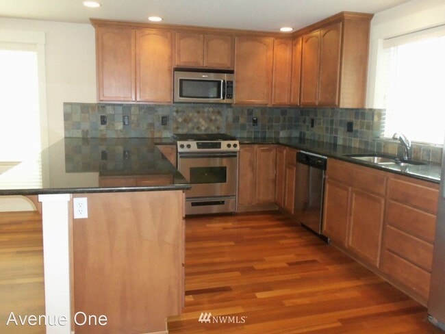 Building Photo - 3 br, 2.5 bath House - 7210 Unit A Califor...
