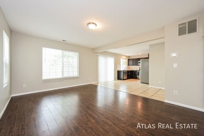 Building Photo - 5563 N Ensenada St