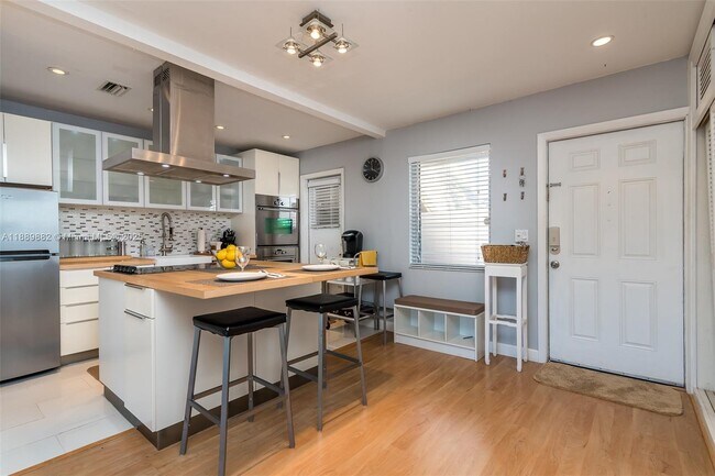 Foto del edificio - 2801 NE 33rd Ct