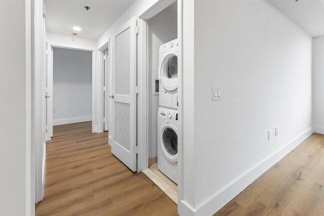 Building Photo - 800 Jackson St