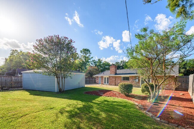 Foto del edificio - 10715 Wickersham Ln