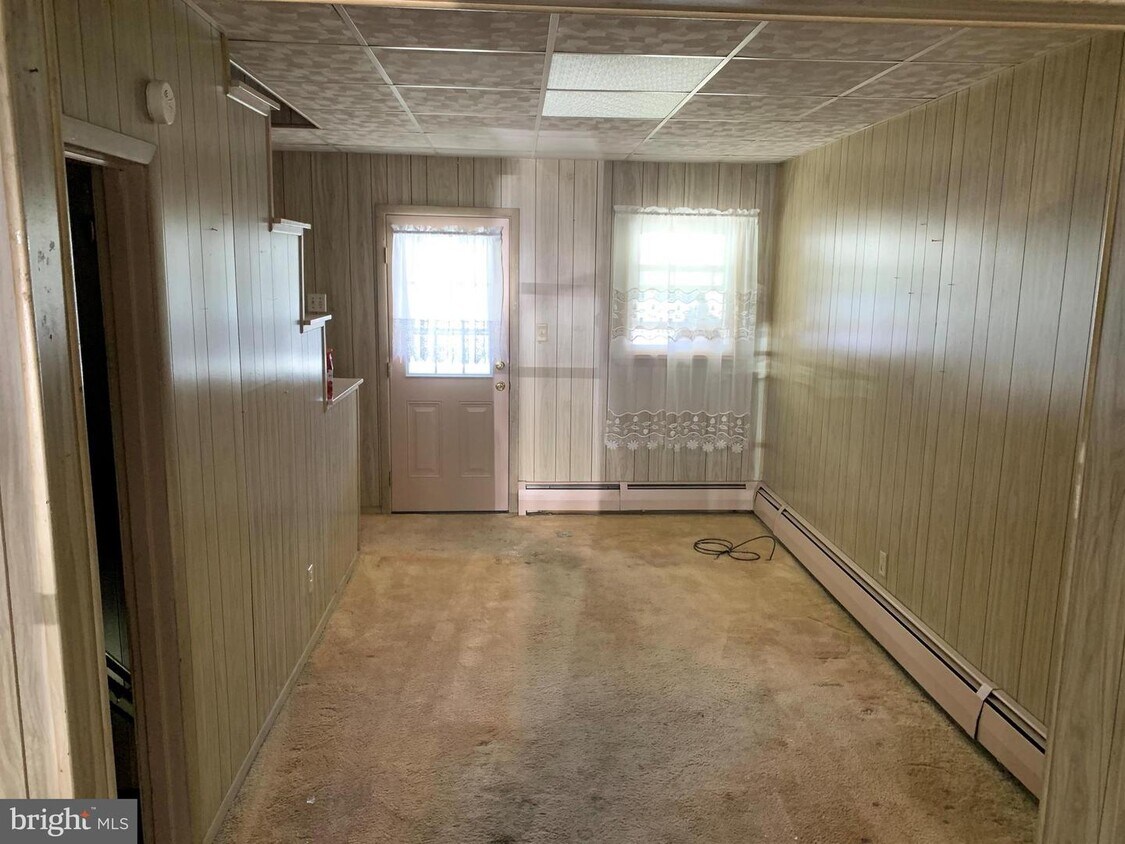 1506 W Lynn St, Edgewood, PA 17866 Townhouse for Rent in Edgewood, PA