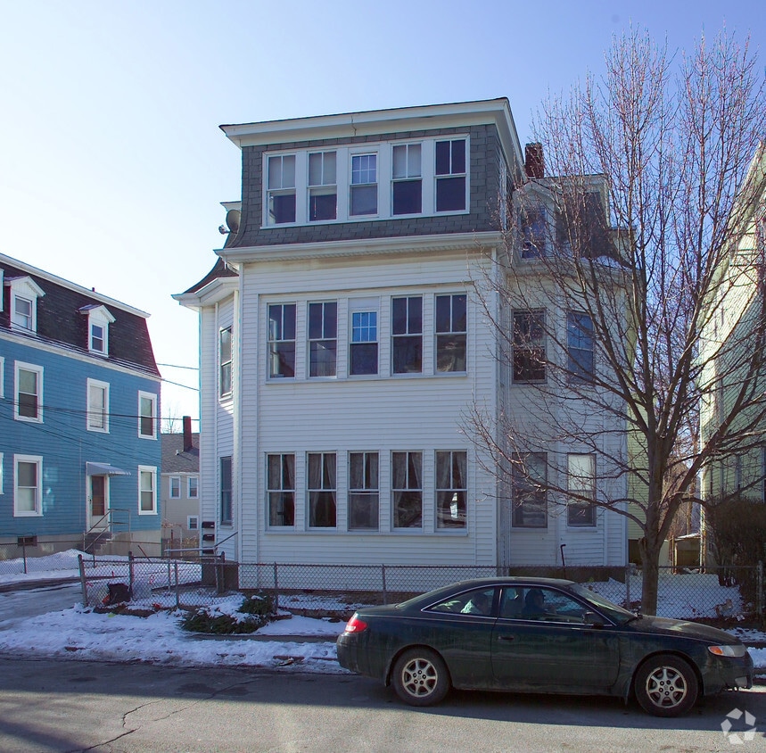 Building Photo - 271-275 Whipple St