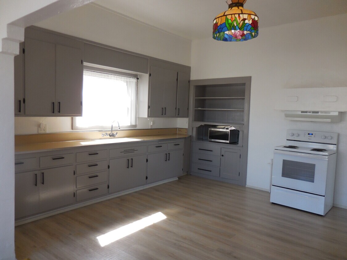 kitchen - 58 Castro St