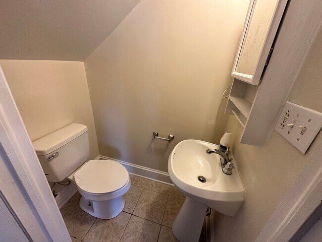 Building Photo - Arbez - 417 Putney