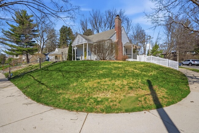 Building Photo - 1102 Arborview Blvd