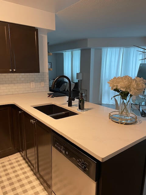 Photo du bâtiment - 51-951 Lower Simcoe St