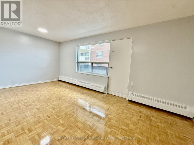 Building Photo - 1181 Ellesmere Rd