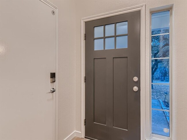 Foto del edificio - 22214 Briarcliff Dr