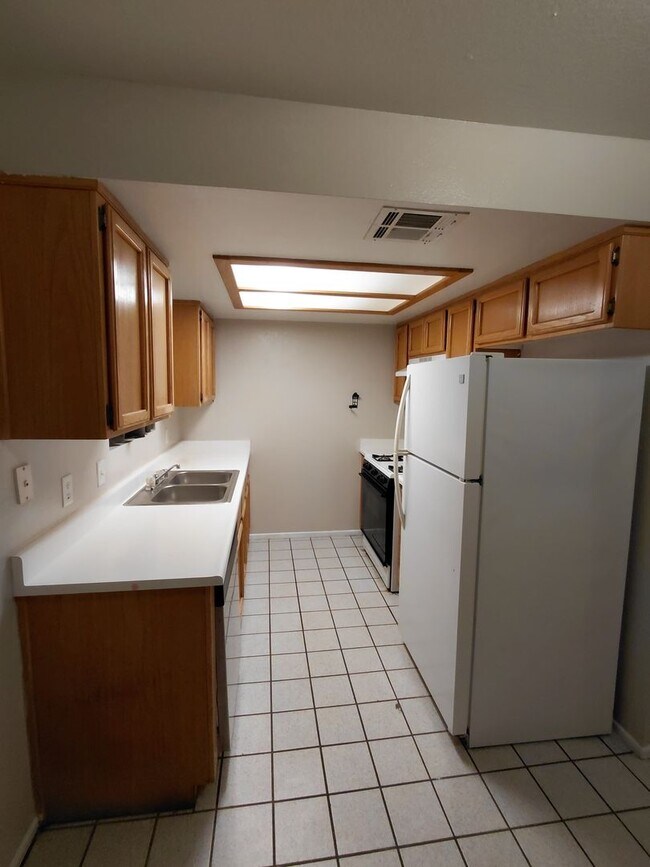 Foto del edificio - Move-In Ready 2-Story Apartment for Rent!