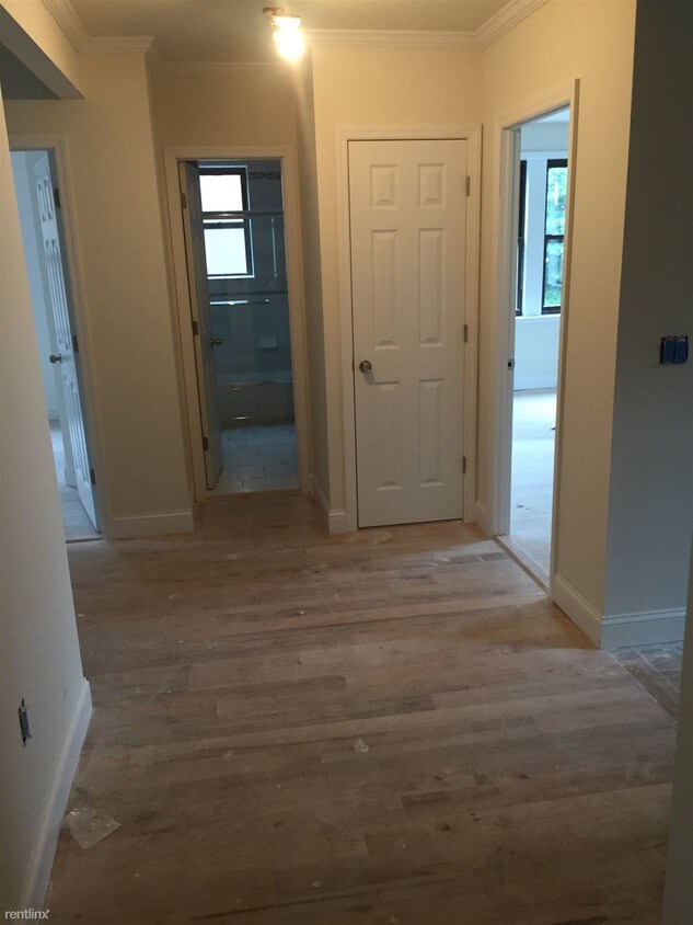 Foto principal - 2 br, 1 bath Apartment - 6850 Burns St Apt B1