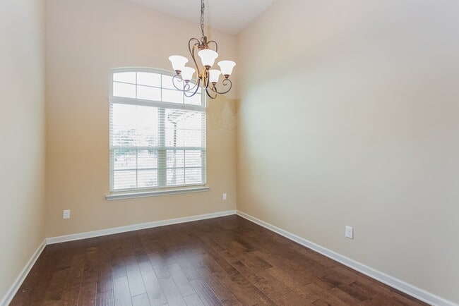 Building Photo - 8106 Caitlin Dr