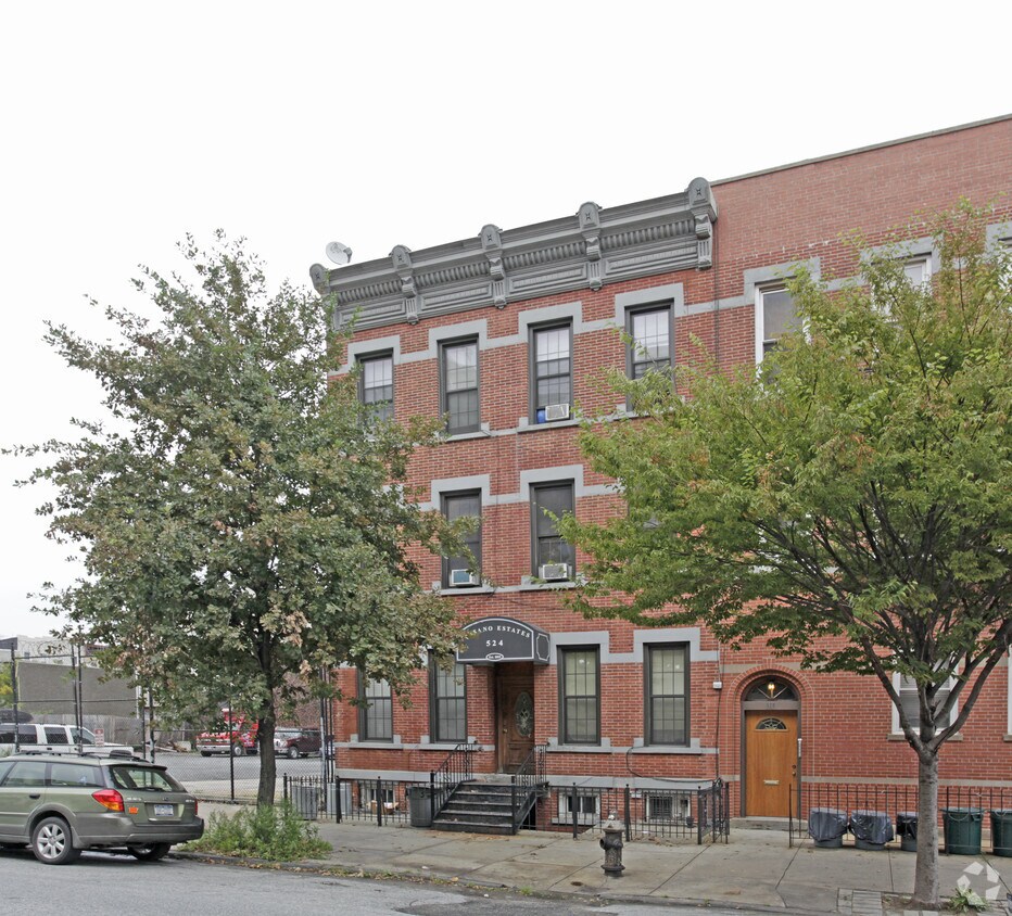 Primary Photo - 524 Union Ave