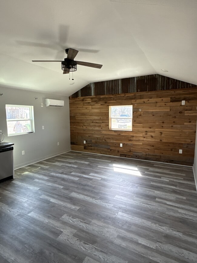 Foto del edificio - 279 Private Rd