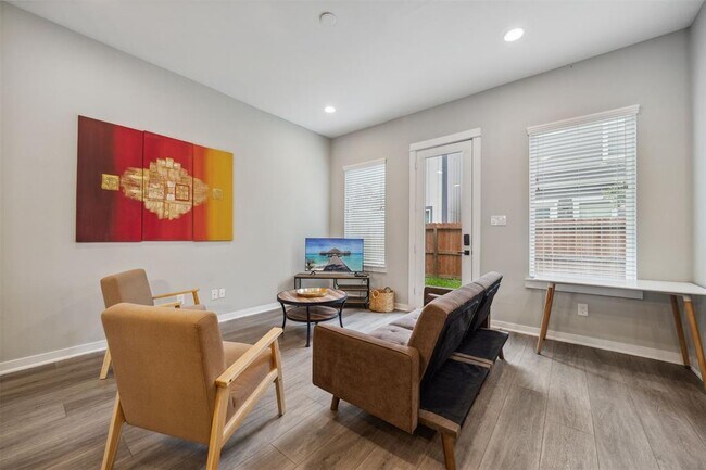 Foto del edificio - 8470 Berry Grn Ln