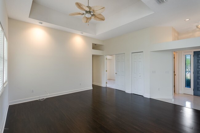 Foto del edificio - 712 Sandringham Dr