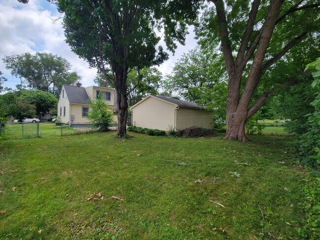 Building Photo - 3 Bedroom Single Family home for Rent