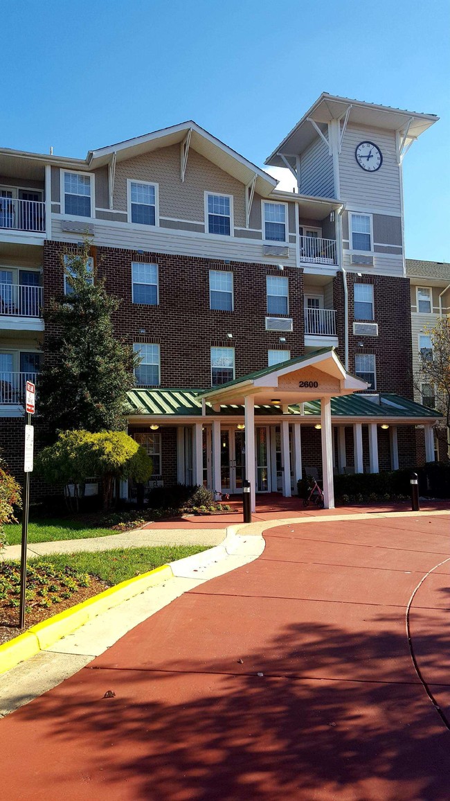 Foto del edificio - Madonna House at Belmont Senior Apartments