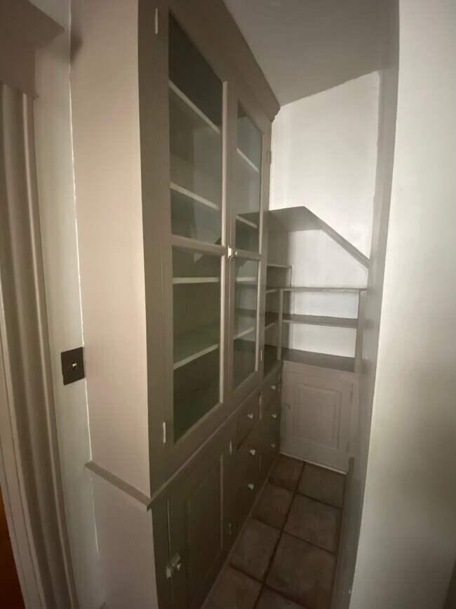 Pantry - 2226 N Dupont Ave N