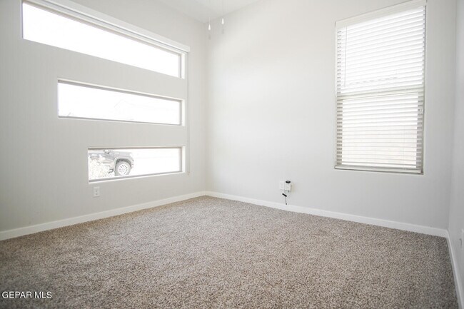 Building Photo - 249 Ulshaw St