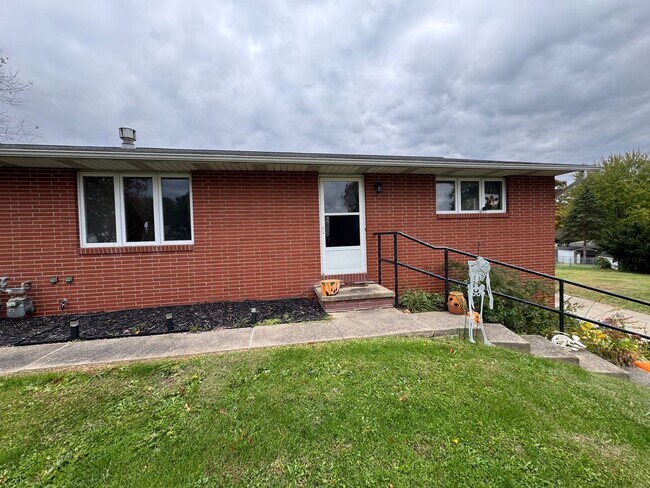 Foto del edificio - 2432 Montclaire