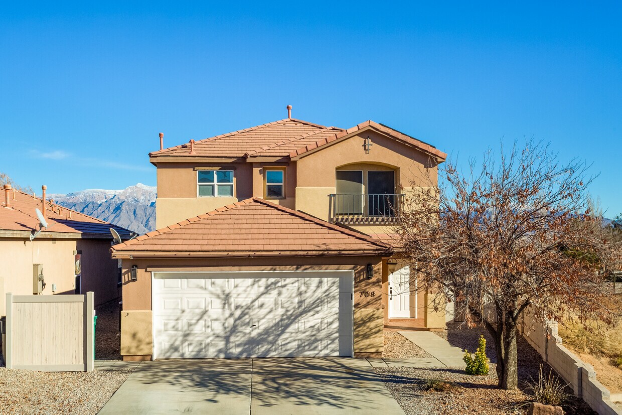 Primary Photo - 708 Troon Dr SE