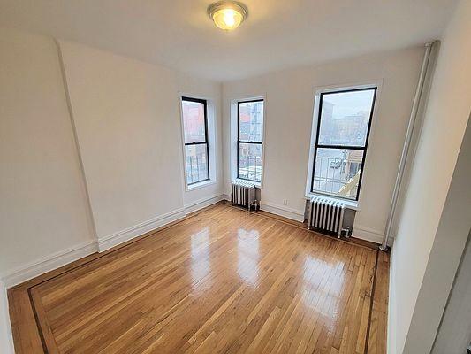 Foto principal - 0 bedroom in BRONX NY 10455