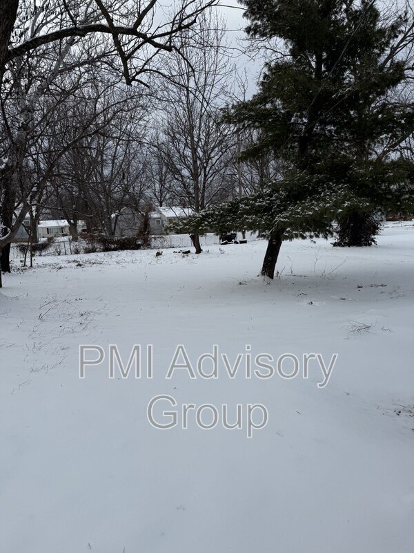 Building Photo - 2307 SE Indiana Ave