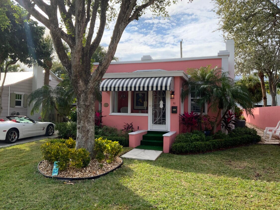 Primary Photo - 36 Palm Square
