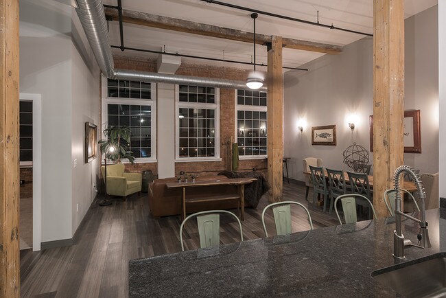 Foto del edificio - Oak Knitting Mill Apartments – Franklin Square Available