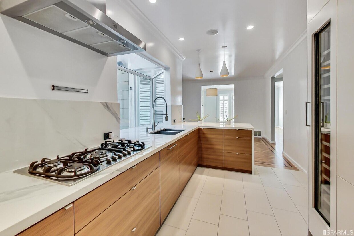 Foto principal - 1784 Beach St