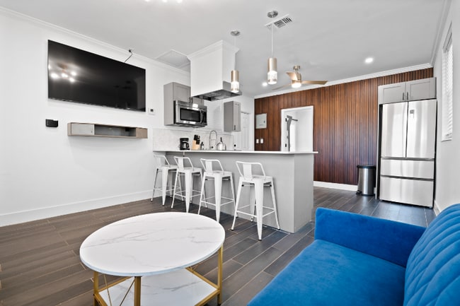 Photo - 2608 W Swann Ave Apartment