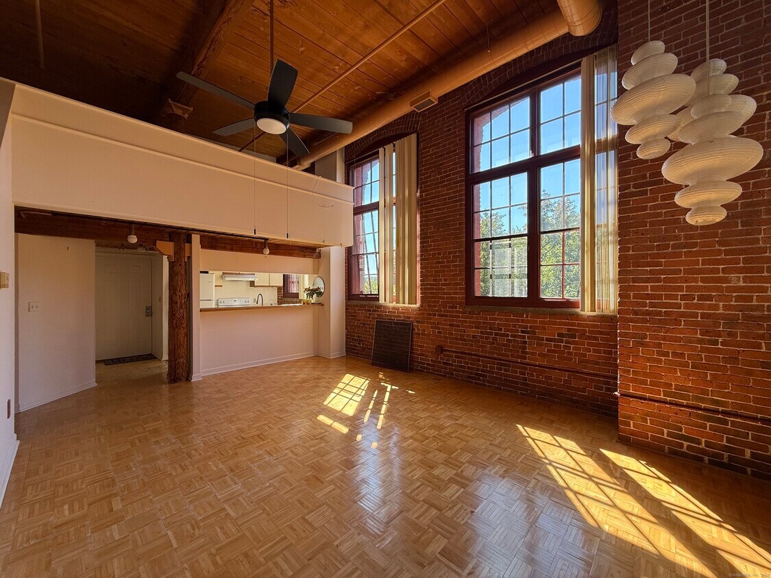 Foto principal - 839 Main St