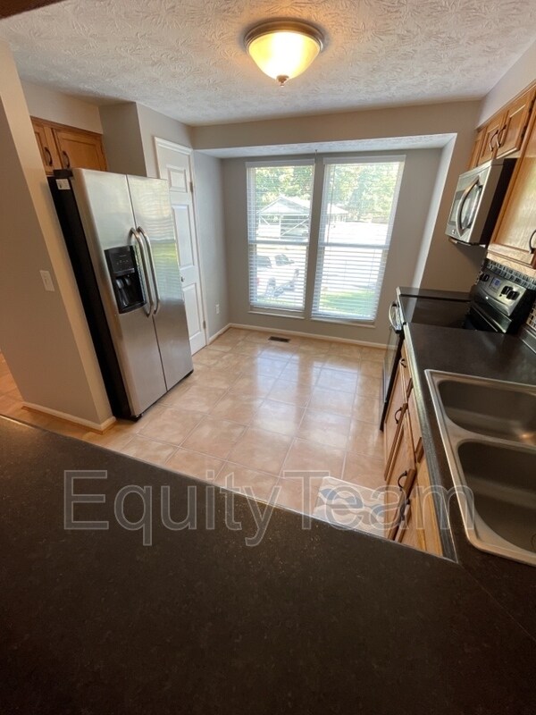 Foto del edificio - 753 Woodlyn Dr S