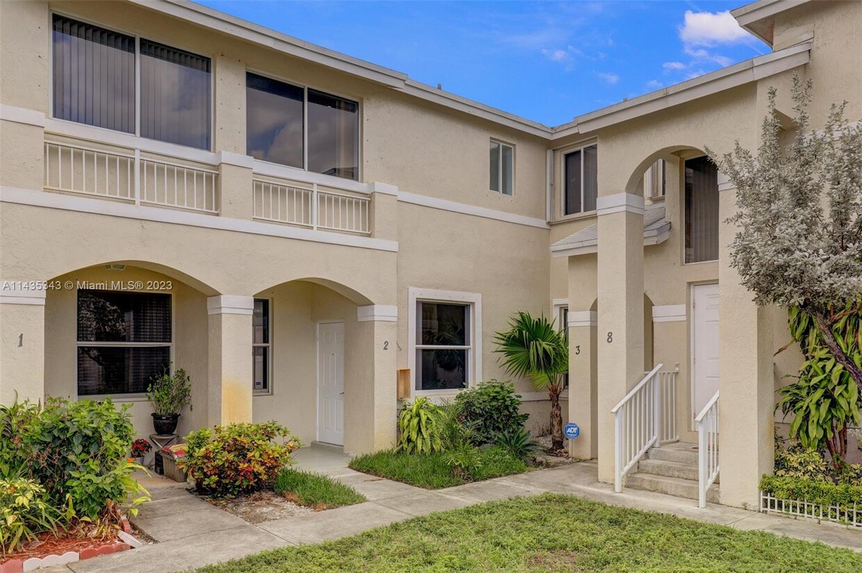 Primary Photo - 21275 NE 8th Pl