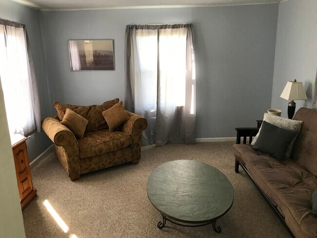 Living room - 2049 Sutter Rd