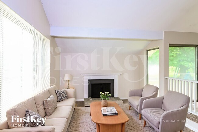 Foto del edificio - 3710 Woodman Dr