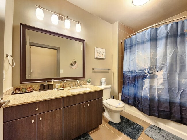 Foto del edificio - 1800 Devonshire Crescent