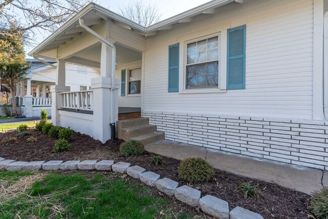 Building Photo - Available May 15!