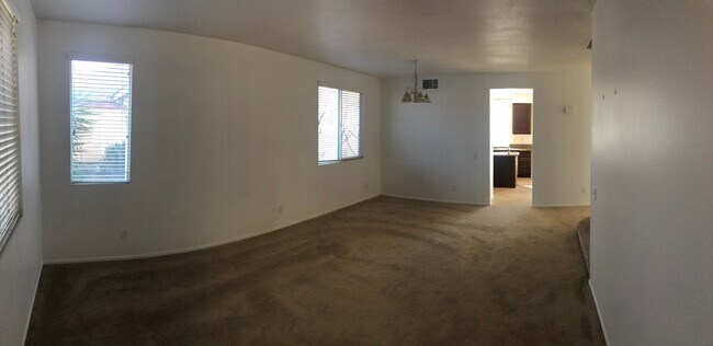 Foto del edificio - Your 4 bedroom / 3 bathroom home in Perris