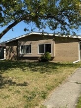 Building Photo - 2421 Lewis Ave