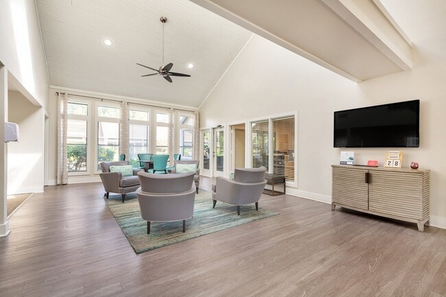 Building Photo - The Courts at Fair Oaks Apartments