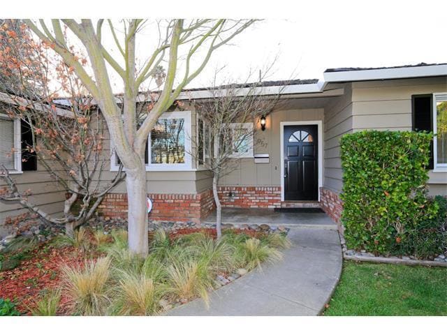 Building Photo - Beautiful single family home near Westfiel...