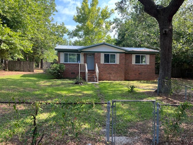 Building Photo - 197 Willow Ave